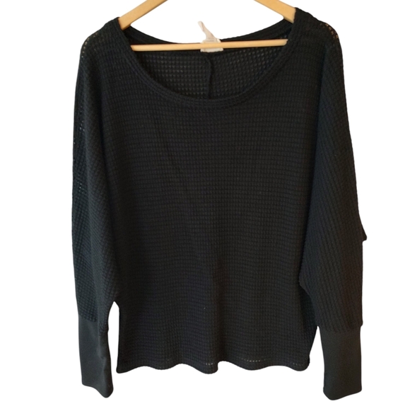 BiBi Sweaters - Bibi Black Waffle Print Long Sleeve Sweater with Thumb Holes Size Medium